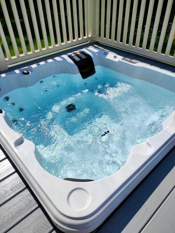 Barakah Lodge With Hot Tub 요크 외부 사진